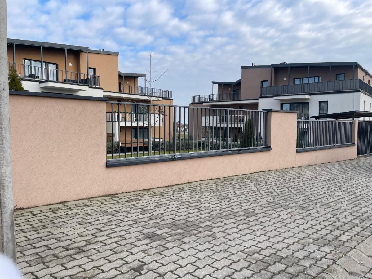 Paskom Apartmanhaz Nyergesujfalu Eksteriør billede